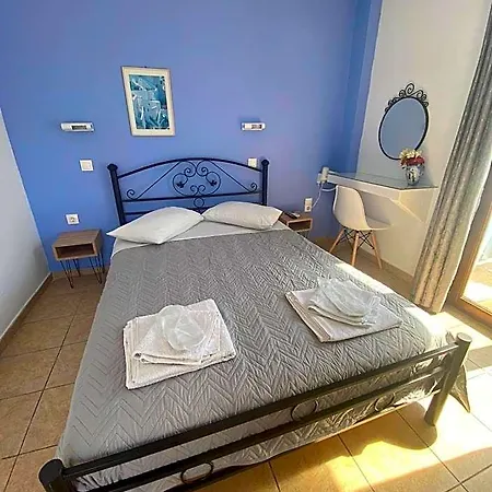 Stella Nomikou 3* Fira (Santorini)