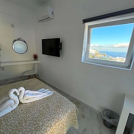 Stella Nomikou 3* Fira (Santorini)